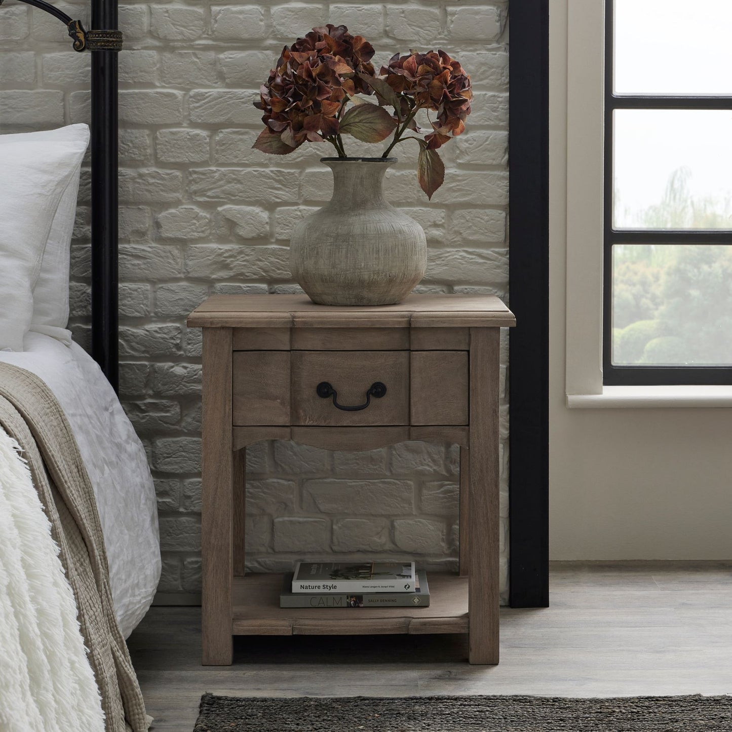 https://www.hill-interiors.com/images/giant/20724-b.jpg