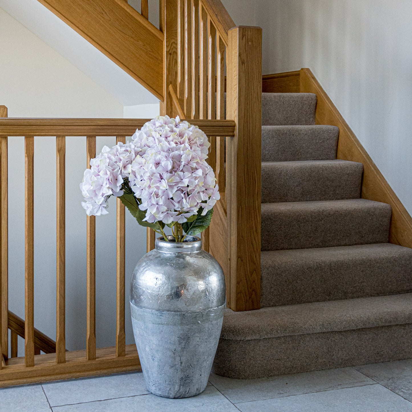 https://www.hill-interiors.com/images/giant/21069-c.jpg