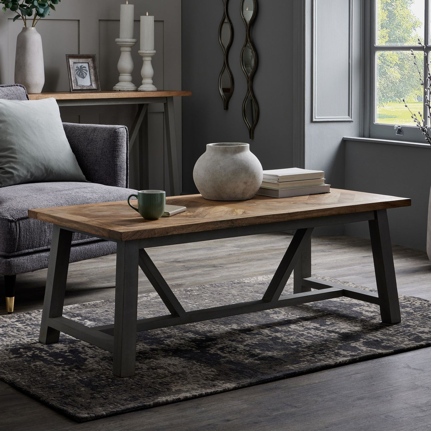 https://www.hill-interiors.com/images/giant/21362-b.jpg