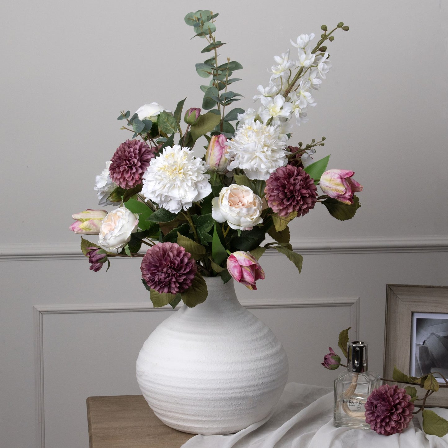 https://www.hill-interiors.com/images/giant/22209-b.jpg