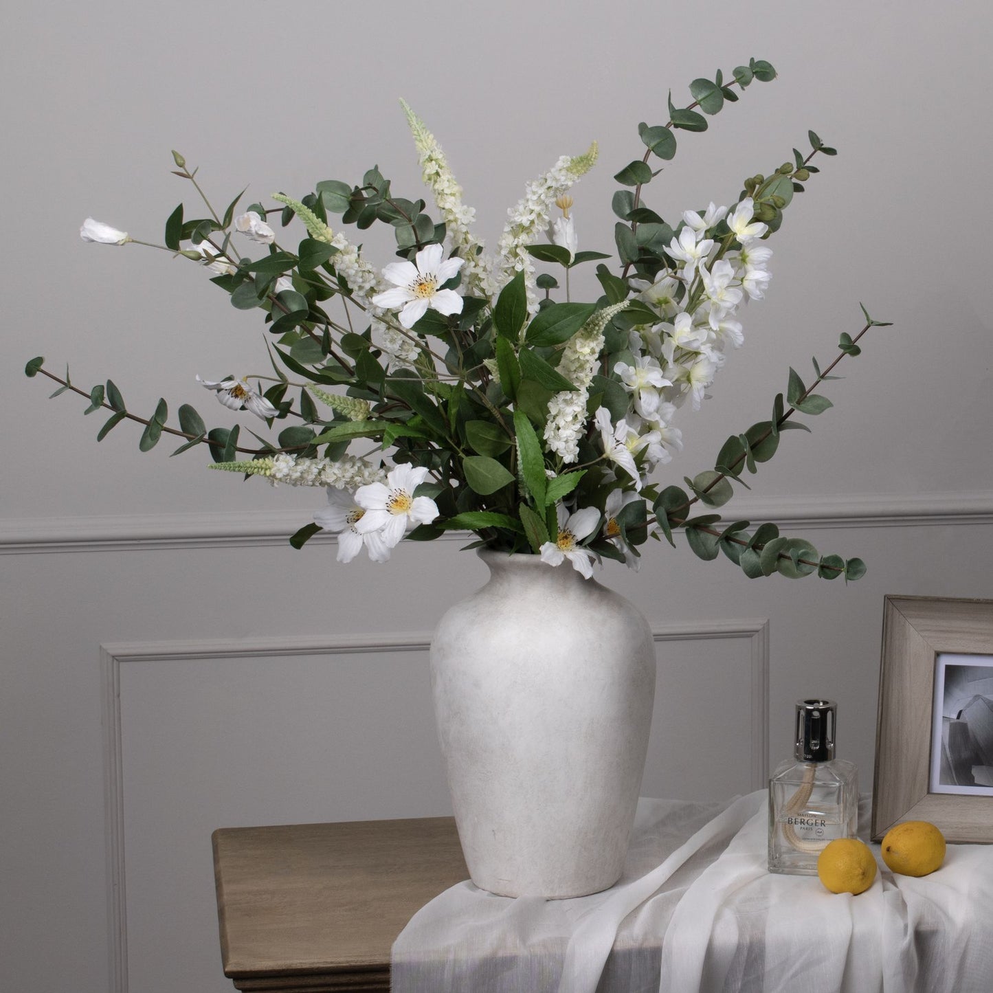 https://www.hill-interiors.com/images/giant/22209-c.jpg