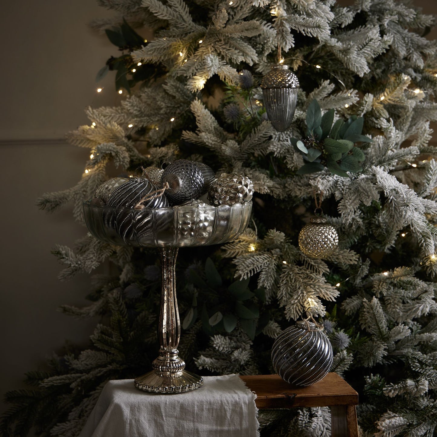 https://www.hill-interiors.com/images/giant/22399-c.jpg