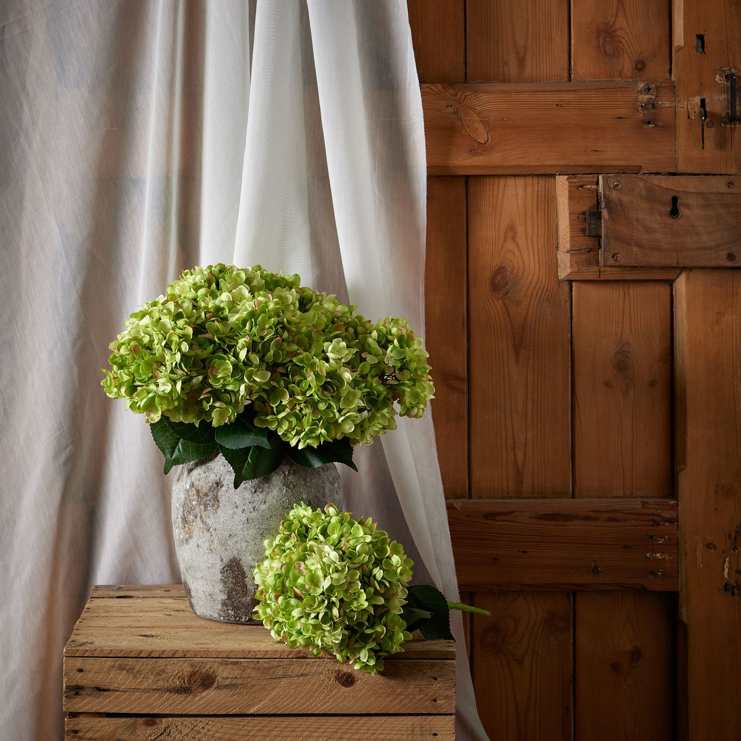 https://www.hill-interiors.com/images/giant/22620-b.jpg