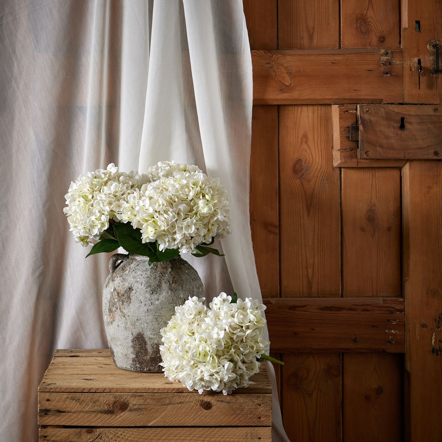 https://www.hill-interiors.com/images/giant/22621-b.jpg