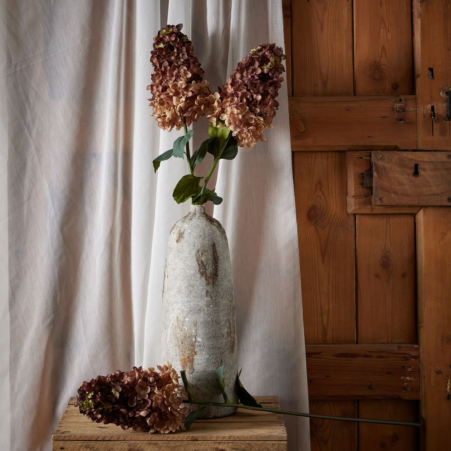 https://www.hill-interiors.com/images/giant/22623-b.jpg