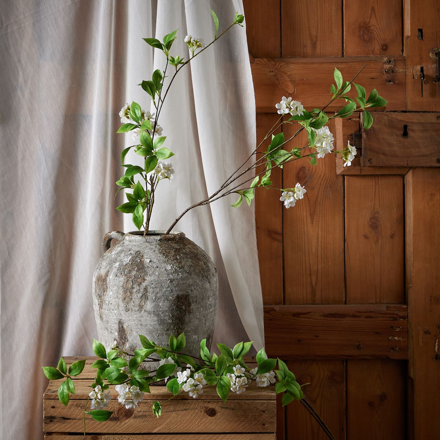 https://www.hill-interiors.com/images/giant/22625-b.jpg