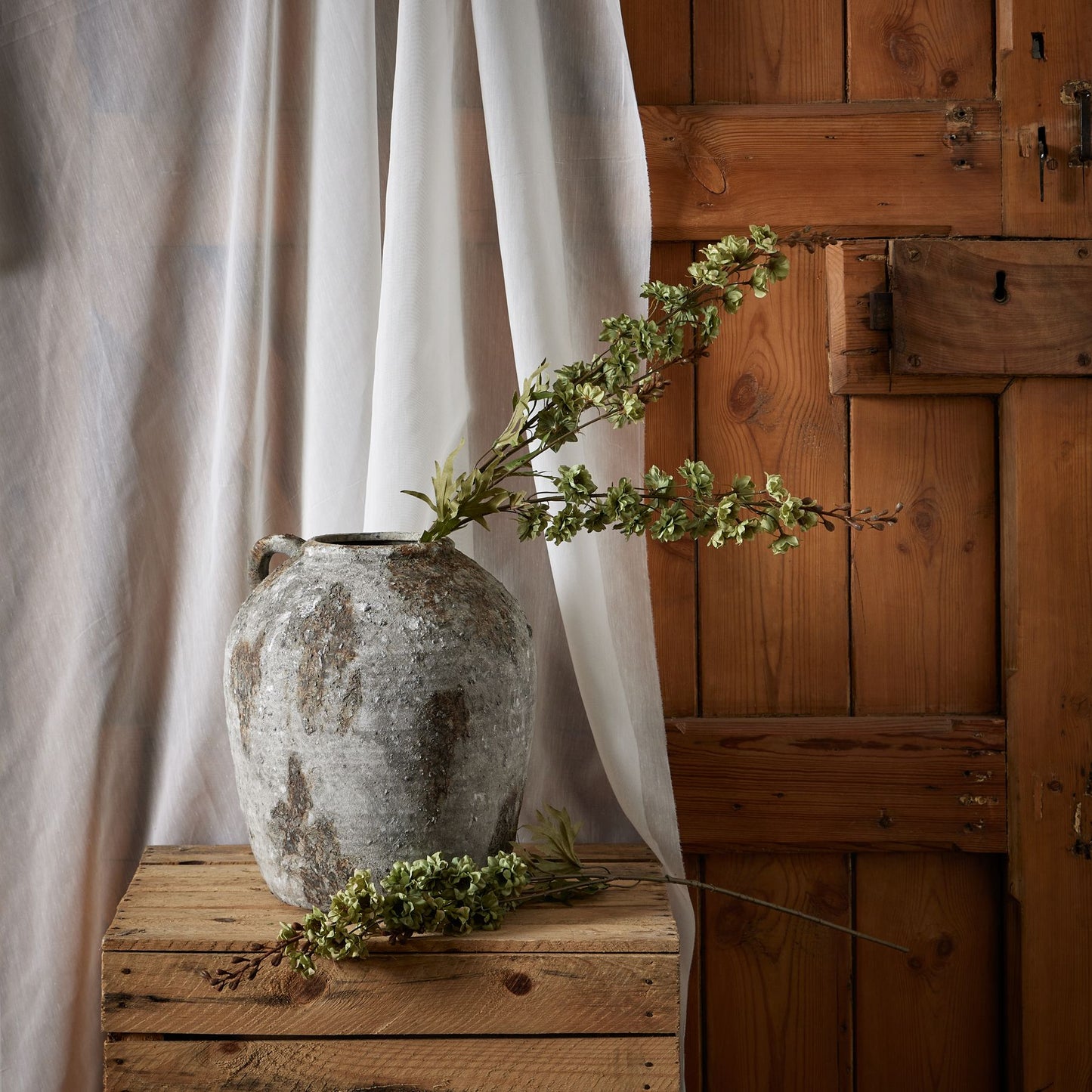 https://www.hill-interiors.com/images/giant/22627-b.jpg
