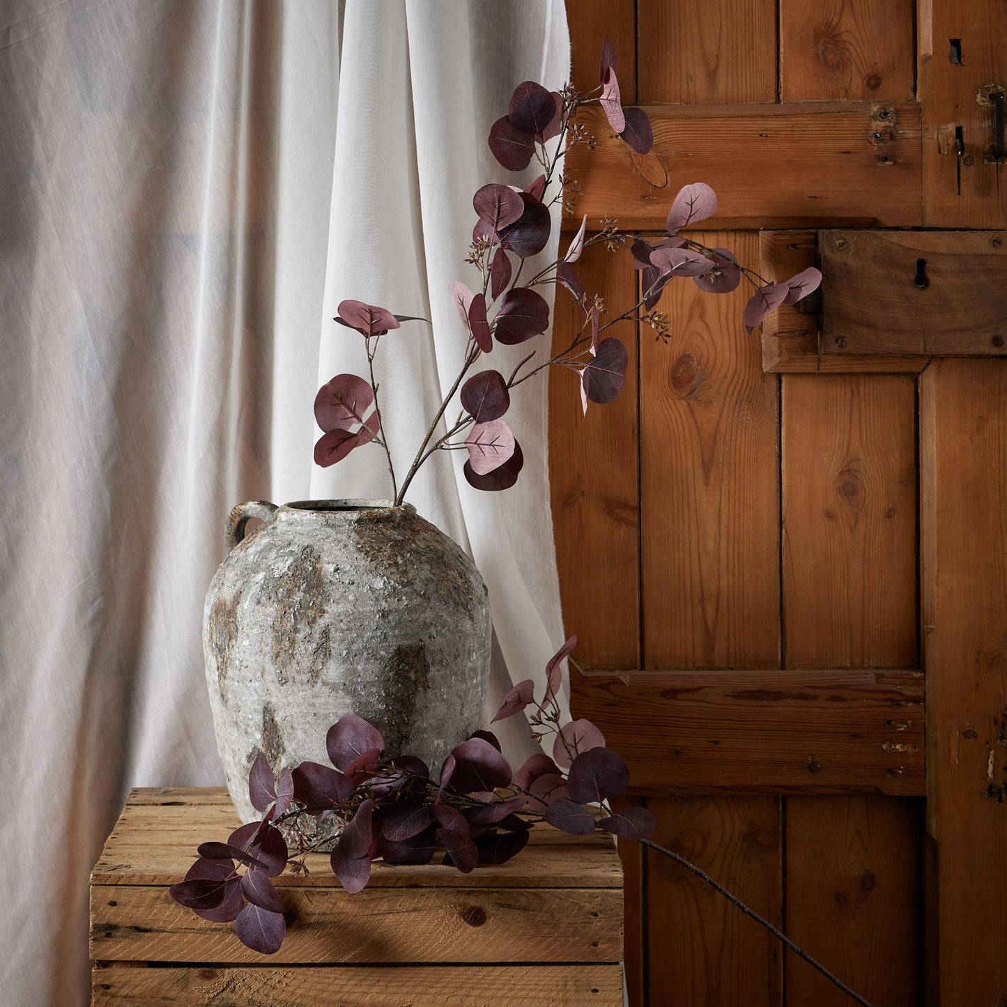 https://www.hill-interiors.com/images/giant/22628-b.jpg