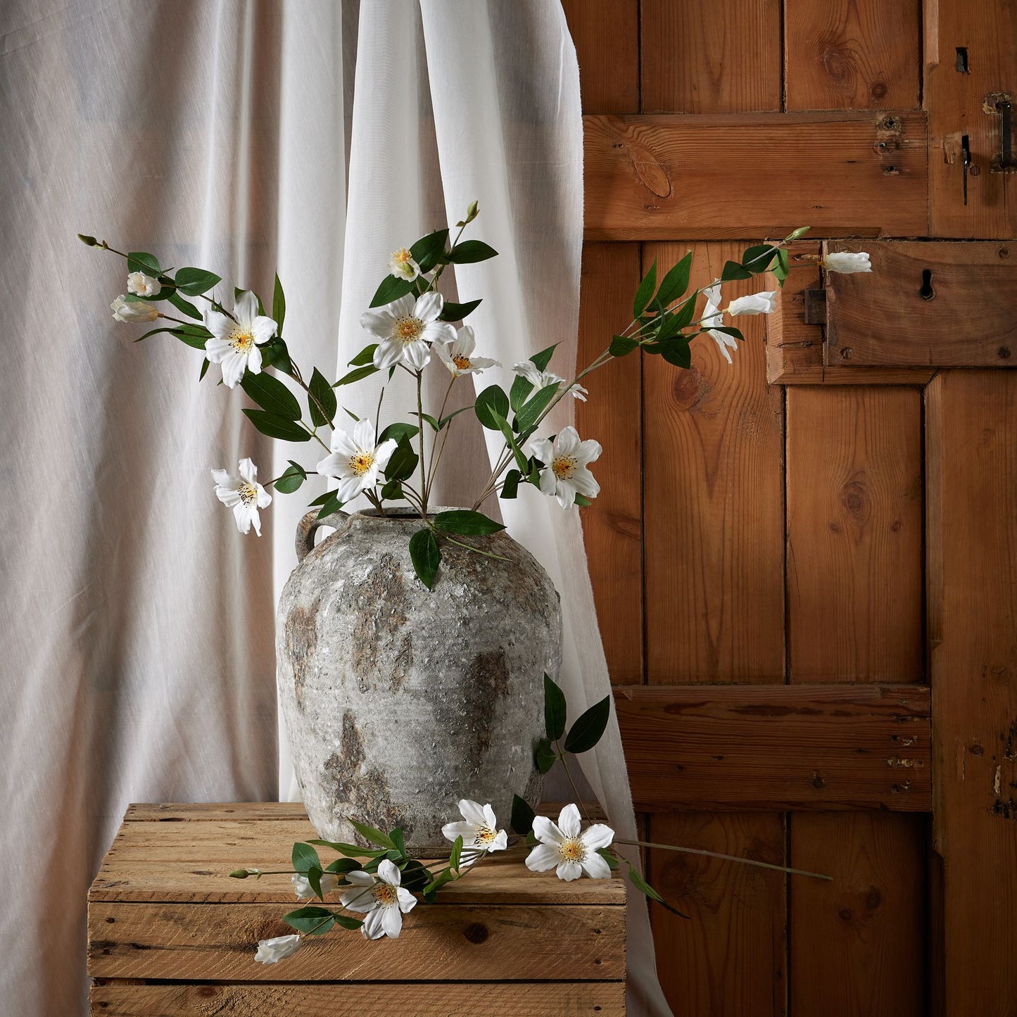 https://www.hill-interiors.com/images/giant/22630-b.jpg