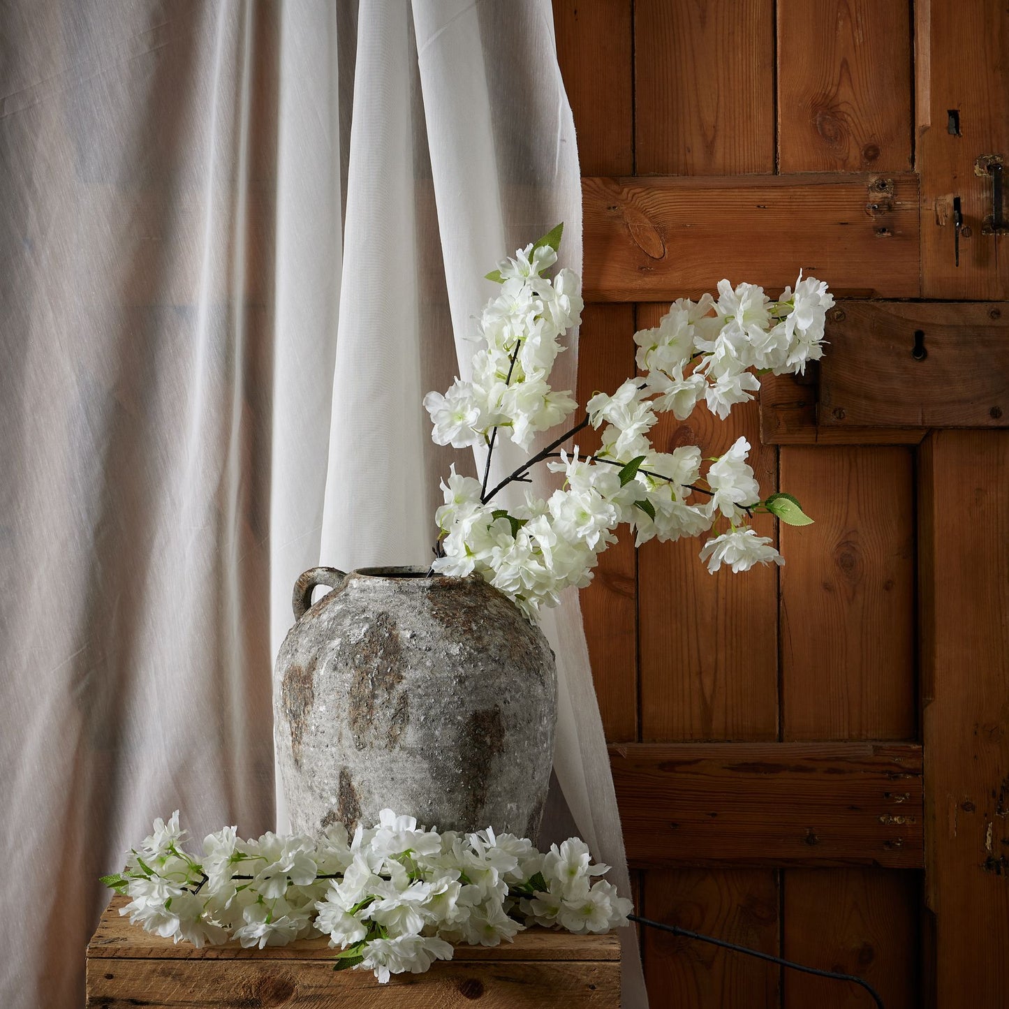 https://www.hill-interiors.com/images/giant/22634-b.jpg