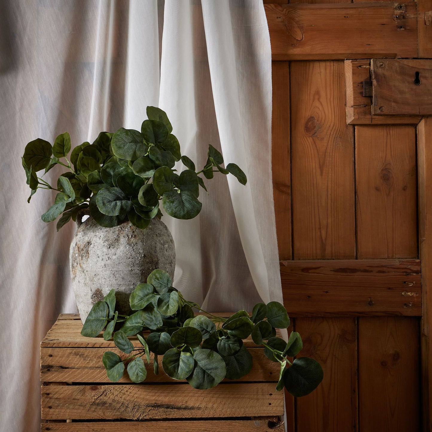 https://www.hill-interiors.com/images/giant/22636-b.jpg
