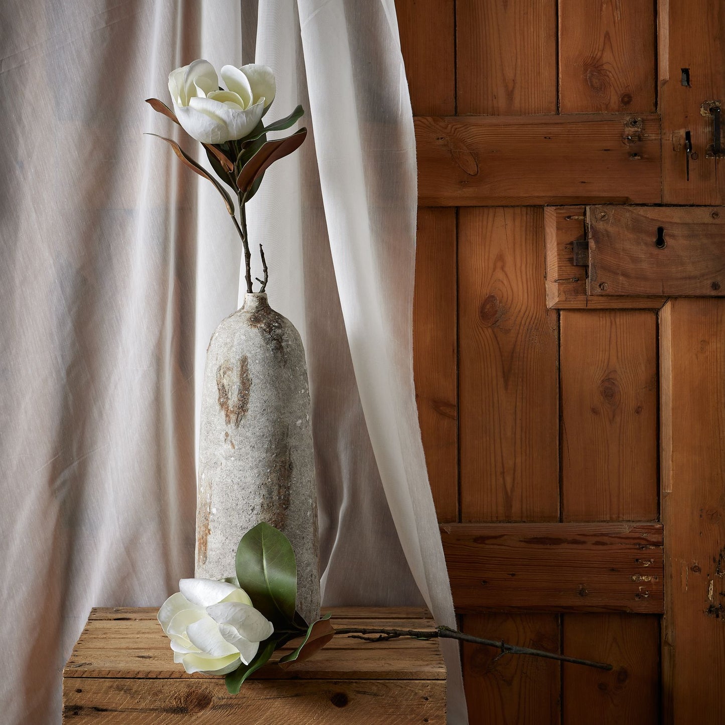 https://www.hill-interiors.com/images/giant/22640-b.jpg