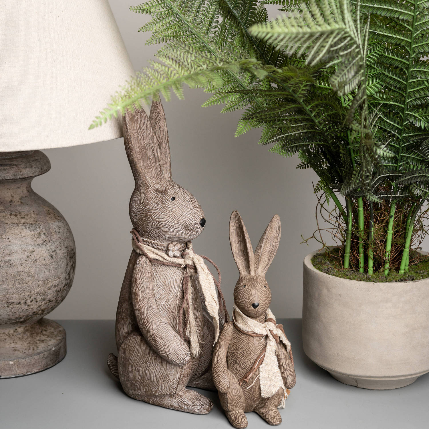 https://www.hill-interiors.com/images/giant/16360-d.jpg