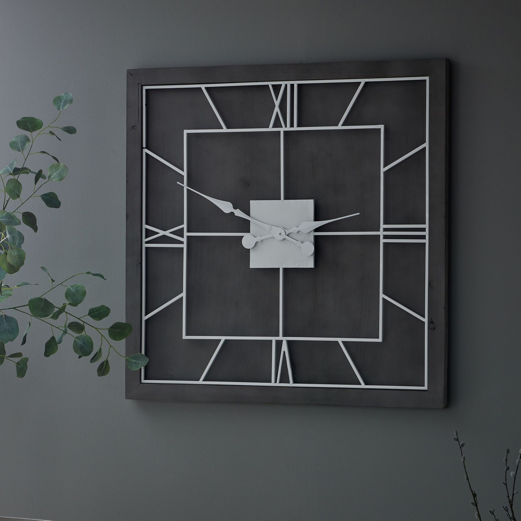 https://www.hill-interiors.com/images/giant/21647-c.jpg
