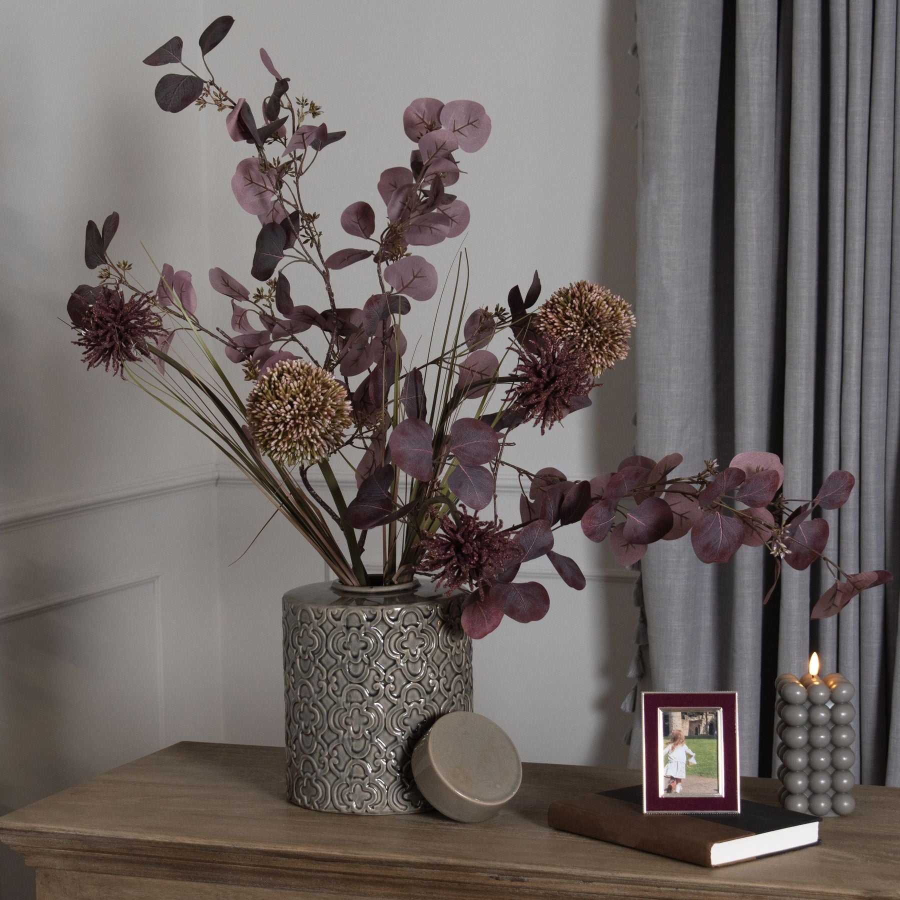 https://www.hill-interiors.com/images/giant/22605-c.jpg